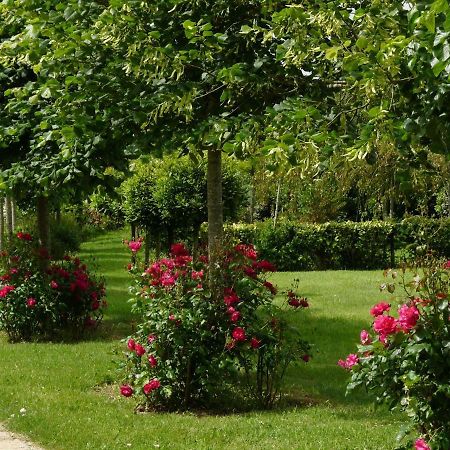Gite Le Logis - Manoir Le Plessix Madeuc Corseul Eksteriør bilde